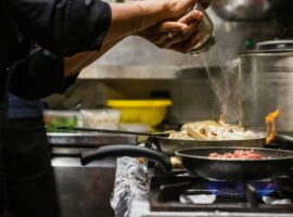 Dark kitchen : fonctionnement, avantages et rentabilité en 2026